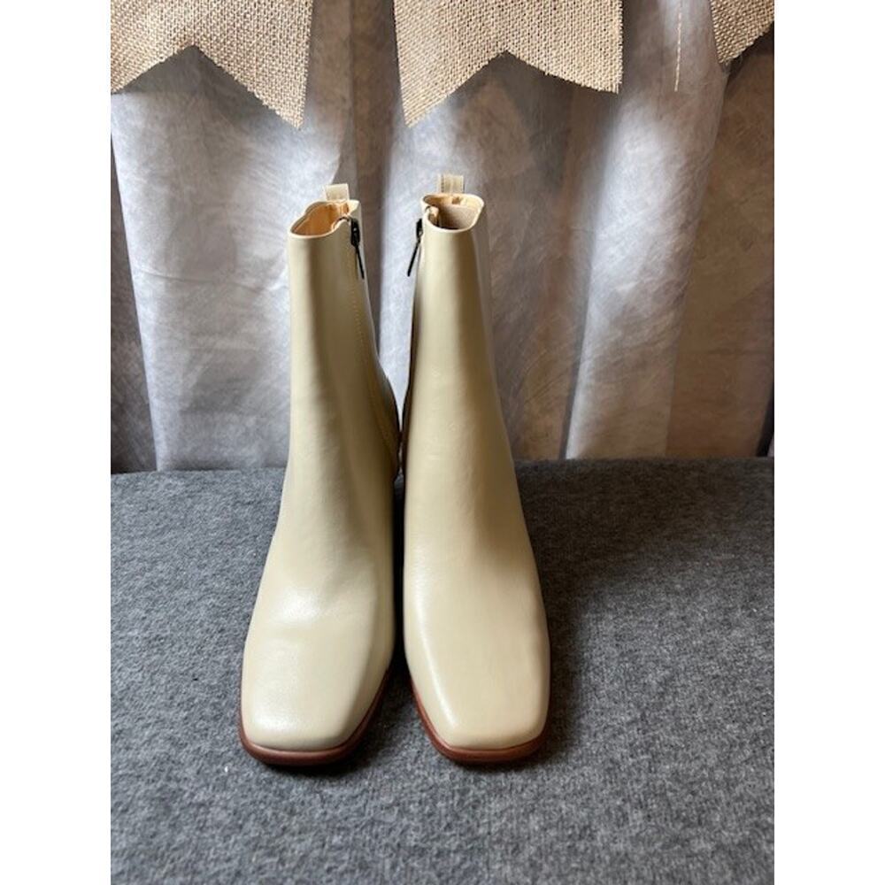 Marc Fisher Floria Ivory Leather Booties with Side Zip Square Toe Size 7.5 - Picture 4 of 9